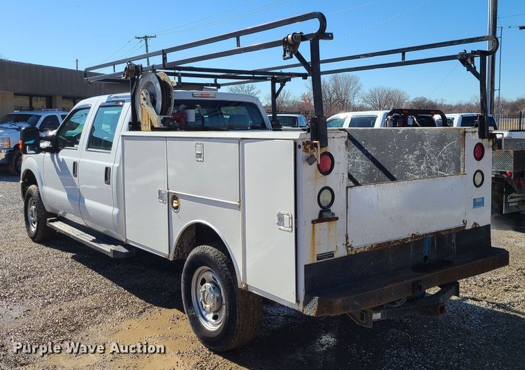 image for item JG9454 2013 Ford F250 Super Duty  Crew Cab utility bed pickup truck