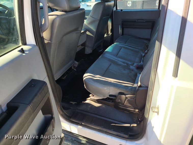 image for item JG9454 2013 Ford F250 Super Duty  Crew Cab utility bed pickup truck