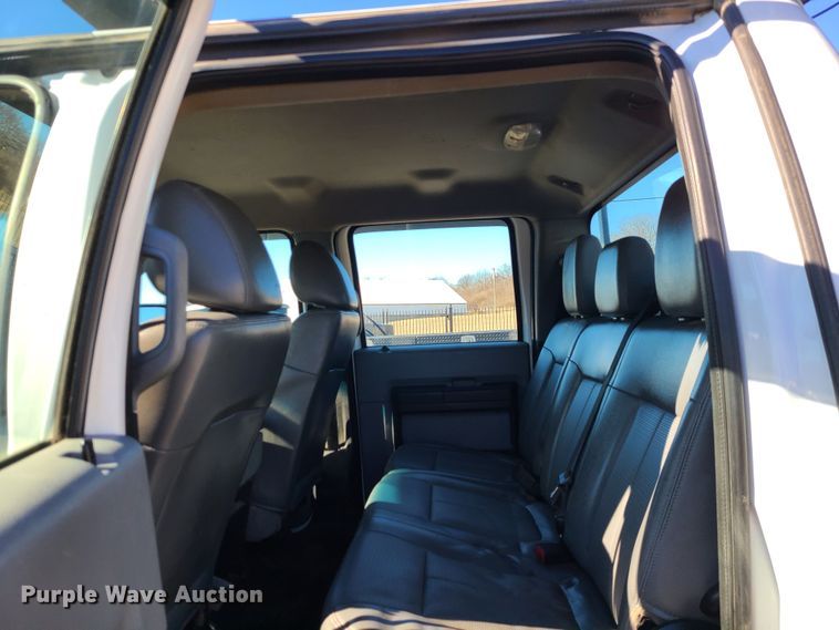 image for item JG9454 2013 Ford F250 Super Duty  Crew Cab utility bed pickup truck