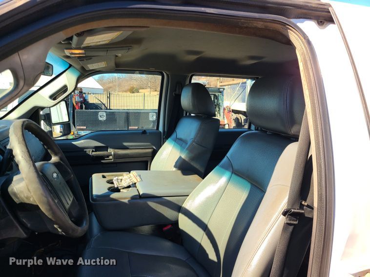 image for item JG9454 2013 Ford F250 Super Duty  Crew Cab utility bed pickup truck