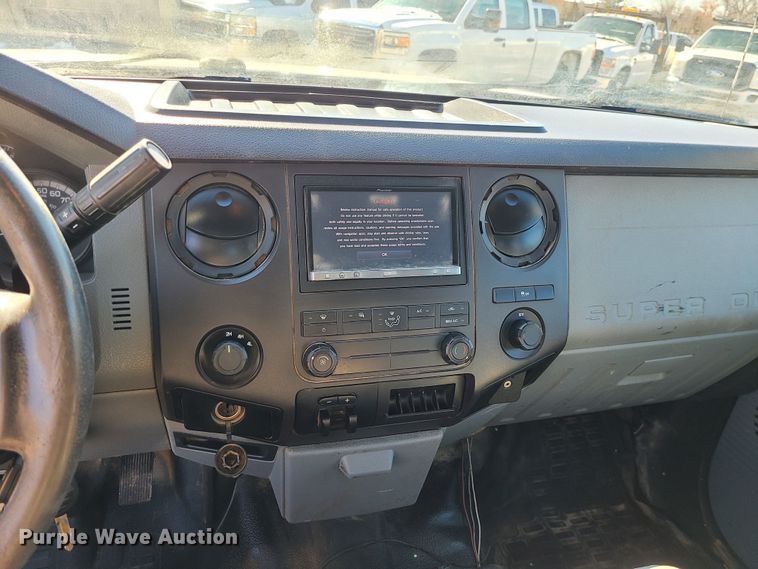 image for item JG9454 2013 Ford F250 Super Duty  Crew Cab utility bed pickup truck