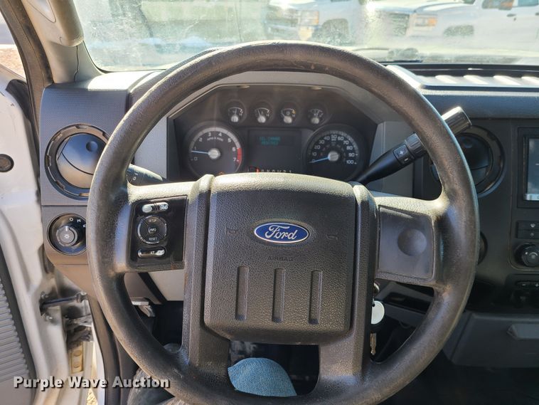 image for item JG9454 2013 Ford F250 Super Duty  Crew Cab utility bed pickup truck