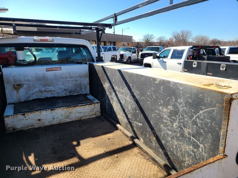 image for item JG9454 2013 Ford F250 Super Duty  Crew Cab utility bed pickup truck