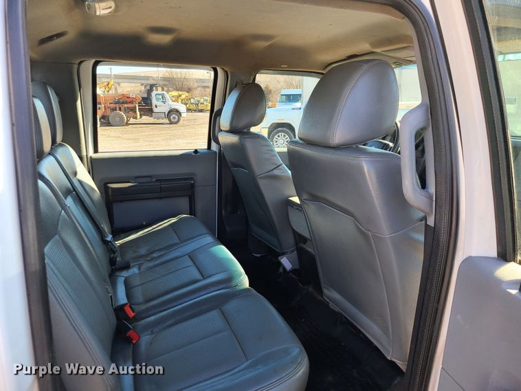 image for item JG9454 2013 Ford F250 Super Duty  Crew Cab utility bed pickup truck