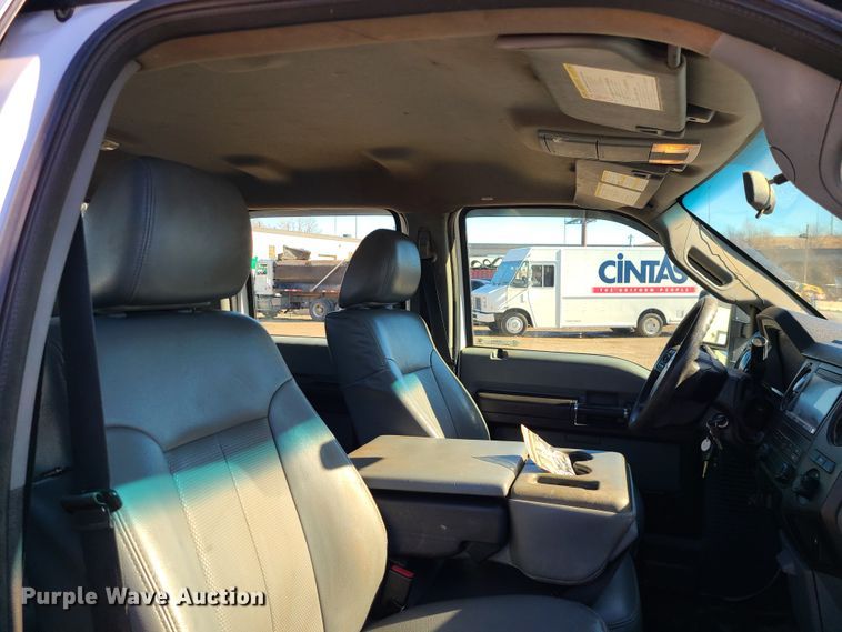 image for item JG9454 2013 Ford F250 Super Duty  Crew Cab utility bed pickup truck