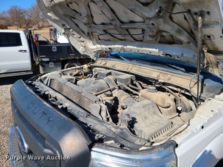 image for item JG9454 2013 Ford F250 Super Duty  Crew Cab utility bed pickup truck