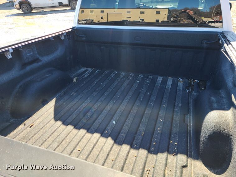 image for item JG9456 2015 GMC Sierra 1500  Crew Cab pickup truck