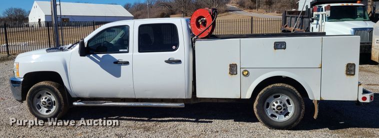 image for item JG9457 2013 Chevrolet Silverado 2500HD  Crew Cab utility bed pickup truck