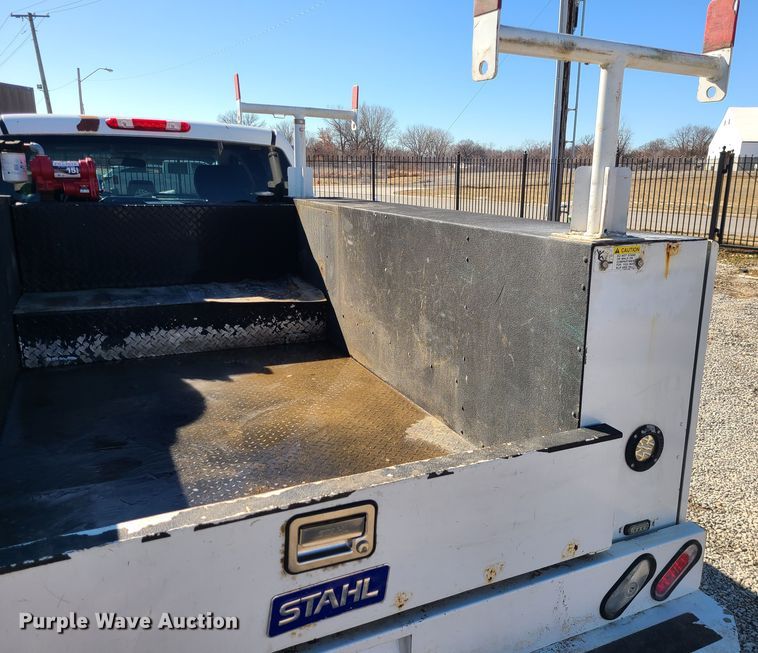 image for item JG9457 2013 Chevrolet Silverado 2500HD  Crew Cab utility bed pickup truck