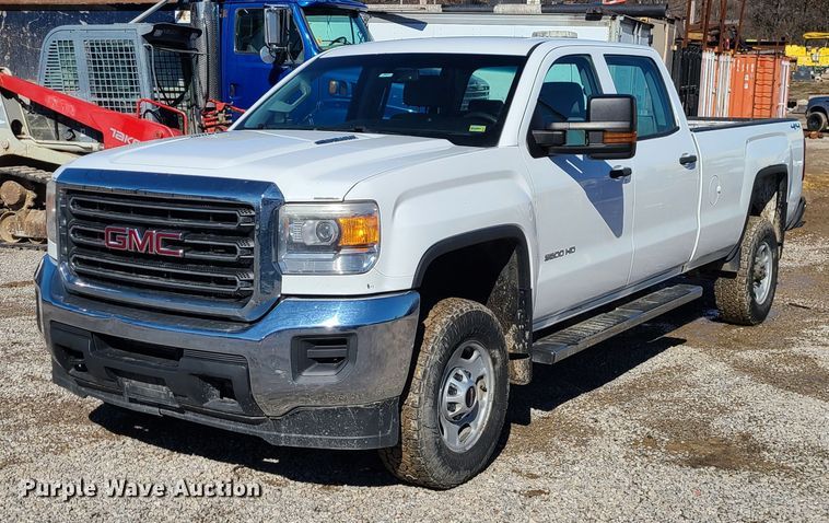 image for item JG9458 2015 GMC Sierra 2500HD  Crew Cab pickup truck