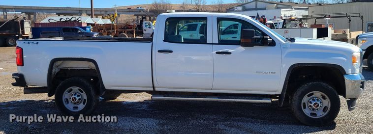 image for item JG9458 2015 GMC Sierra 2500HD  Crew Cab pickup truck