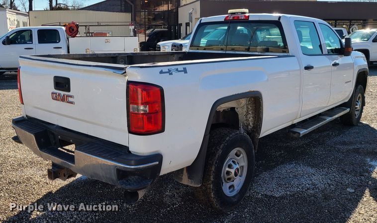 image for item JG9458 2015 GMC Sierra 2500HD  Crew Cab pickup truck