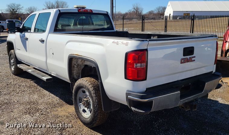 image for item JG9458 2015 GMC Sierra 2500HD  Crew Cab pickup truck