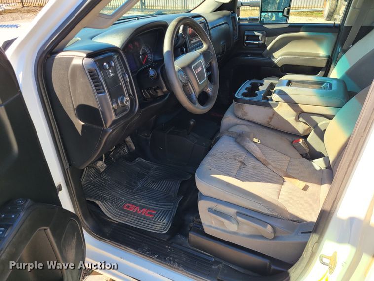 image for item JG9458 2015 GMC Sierra 2500HD  Crew Cab pickup truck