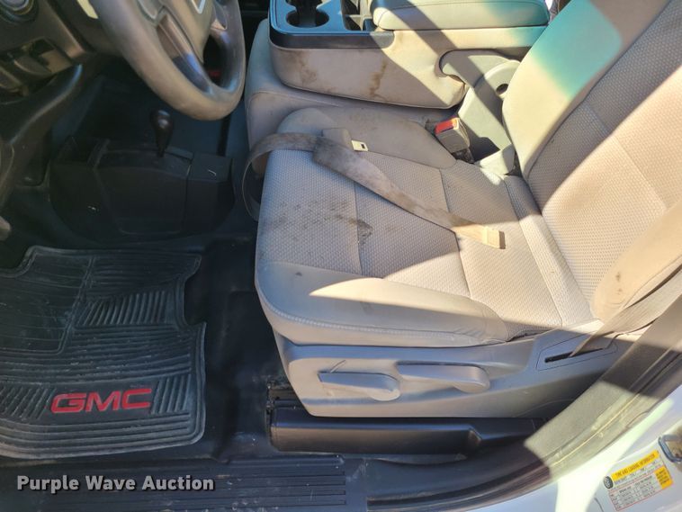 image for item JG9458 2015 GMC Sierra 2500HD  Crew Cab pickup truck