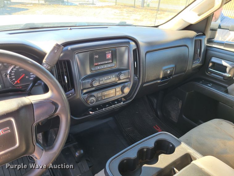 image for item JG9458 2015 GMC Sierra 2500HD  Crew Cab pickup truck