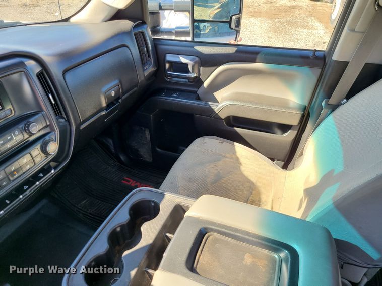 image for item JG9458 2015 GMC Sierra 2500HD  Crew Cab pickup truck