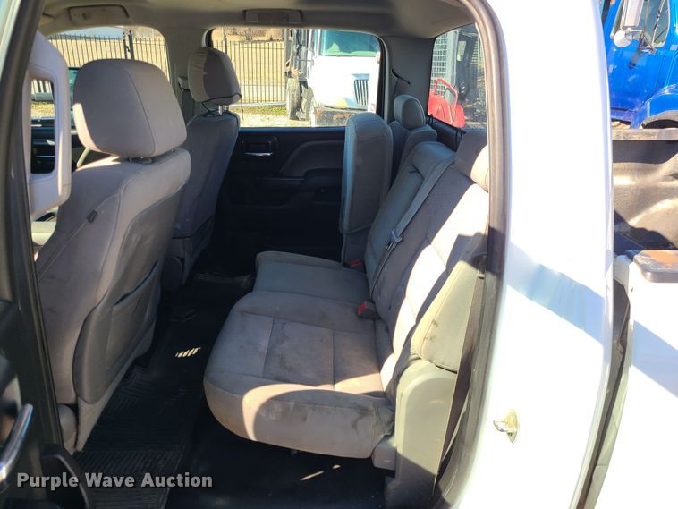 image for item JG9458 2015 GMC Sierra 2500HD  Crew Cab pickup truck