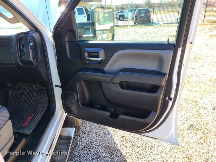 image for item JG9458 2015 GMC Sierra 2500HD  Crew Cab pickup truck