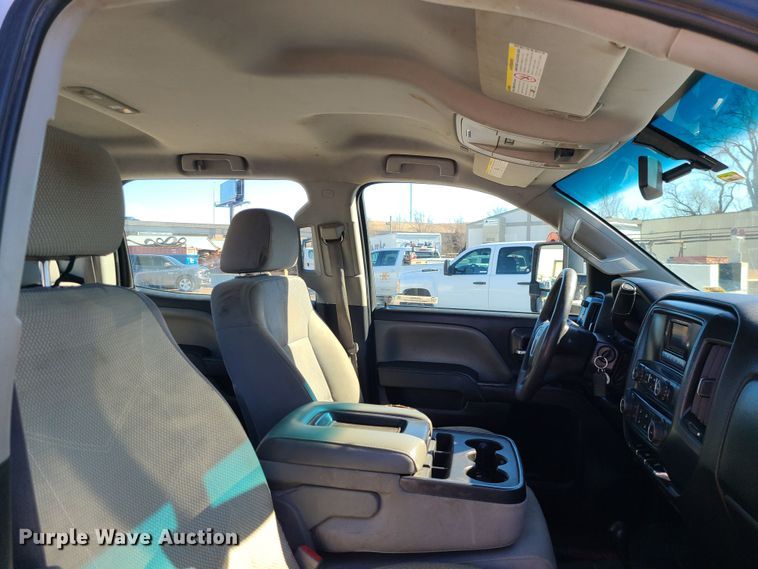 image for item JG9458 2015 GMC Sierra 2500HD  Crew Cab pickup truck