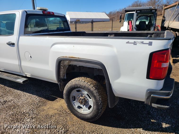 image for item JG9458 2015 GMC Sierra 2500HD  Crew Cab pickup truck
