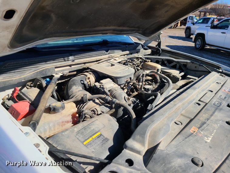 image for item JG9458 2015 GMC Sierra 2500HD  Crew Cab pickup truck