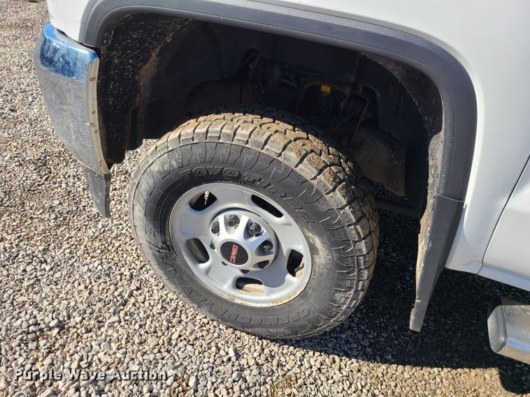 image for item JG9458 2015 GMC Sierra 2500HD  Crew Cab pickup truck