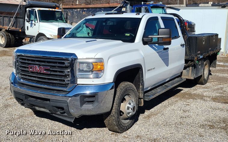 image for item JG9460 2015 GMC Sierra 3500HD  Crew Cab flatbed pickup truck