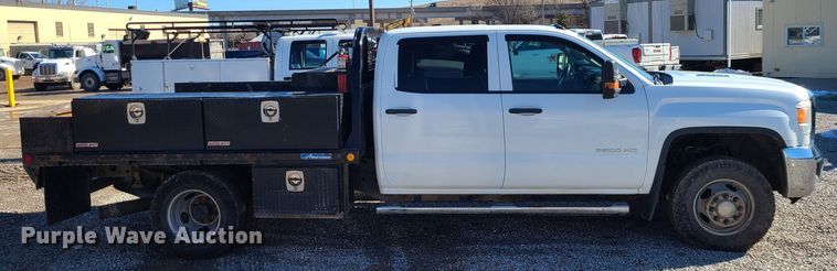 image for item JG9460 2015 GMC Sierra 3500HD  Crew Cab flatbed pickup truck