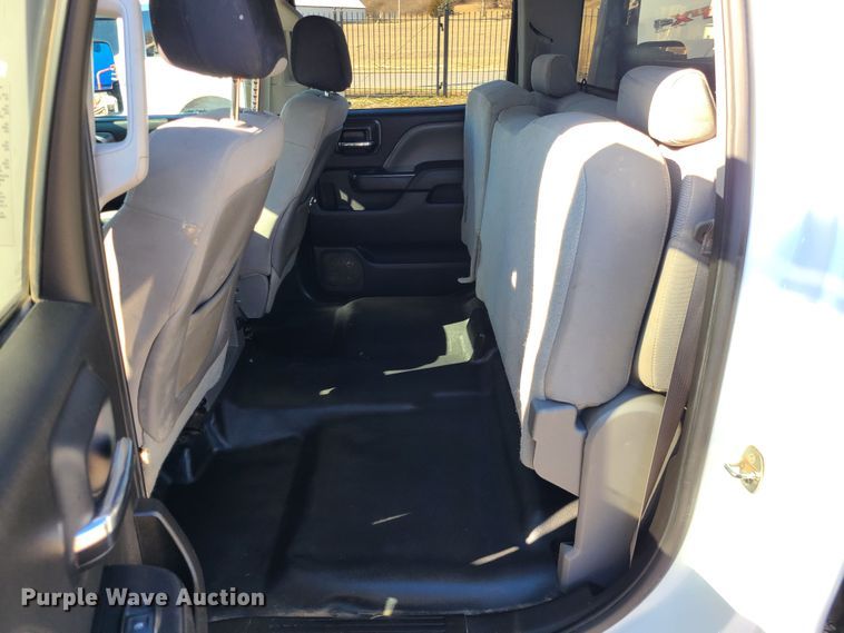 image for item JG9460 2015 GMC Sierra 3500HD  Crew Cab flatbed pickup truck