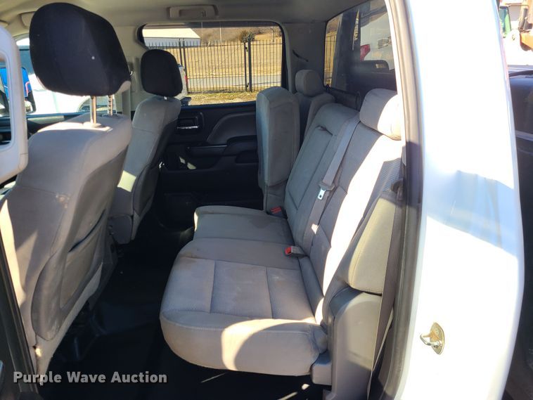 image for item JG9460 2015 GMC Sierra 3500HD  Crew Cab flatbed pickup truck