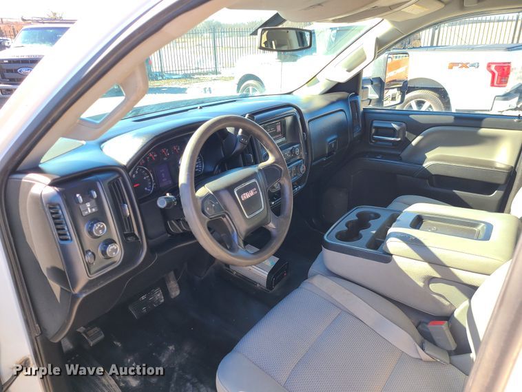 image for item JG9460 2015 GMC Sierra 3500HD  Crew Cab flatbed pickup truck