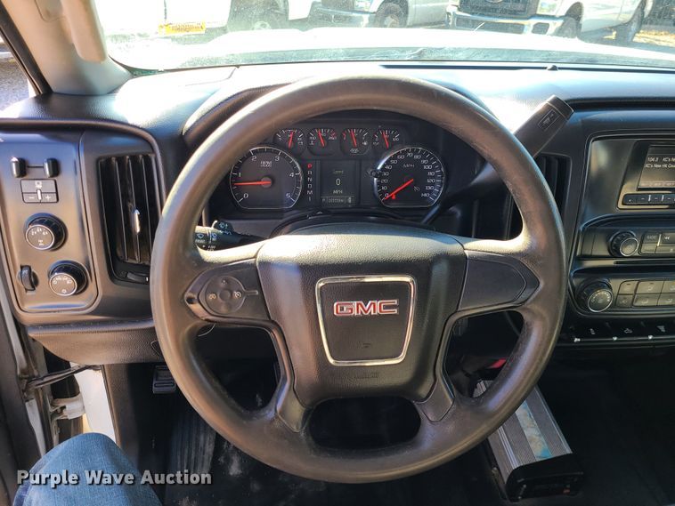 image for item JG9460 2015 GMC Sierra 3500HD  Crew Cab flatbed pickup truck