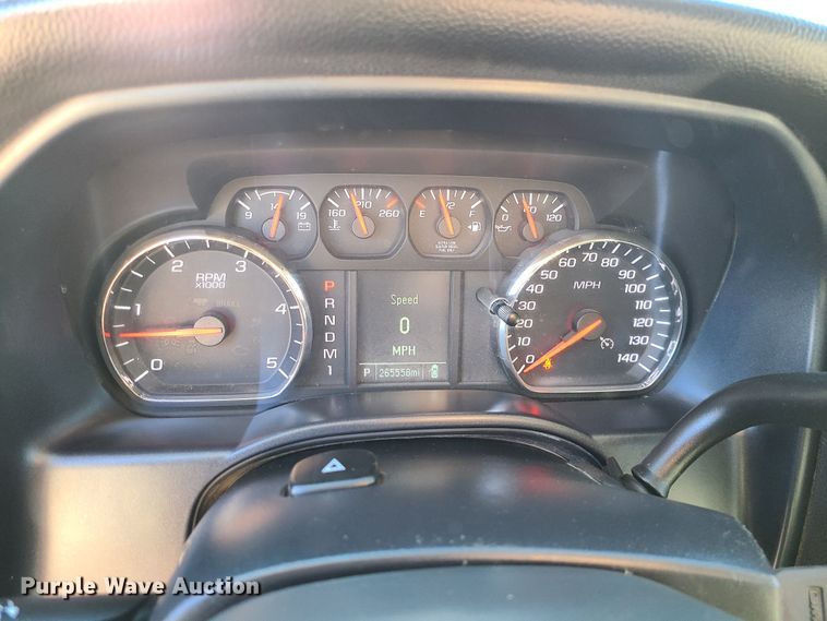 image for item JG9460 2015 GMC Sierra 3500HD  Crew Cab flatbed pickup truck