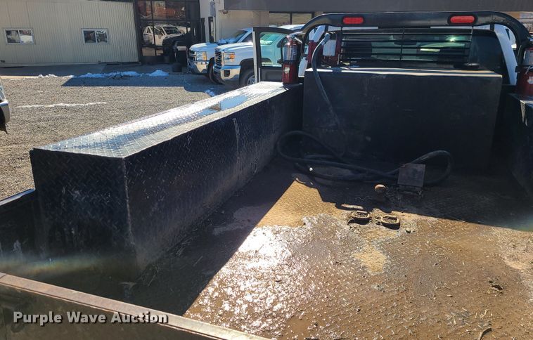 image for item JG9460 2015 GMC Sierra 3500HD  Crew Cab flatbed pickup truck