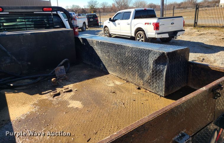 image for item JG9460 2015 GMC Sierra 3500HD  Crew Cab flatbed pickup truck