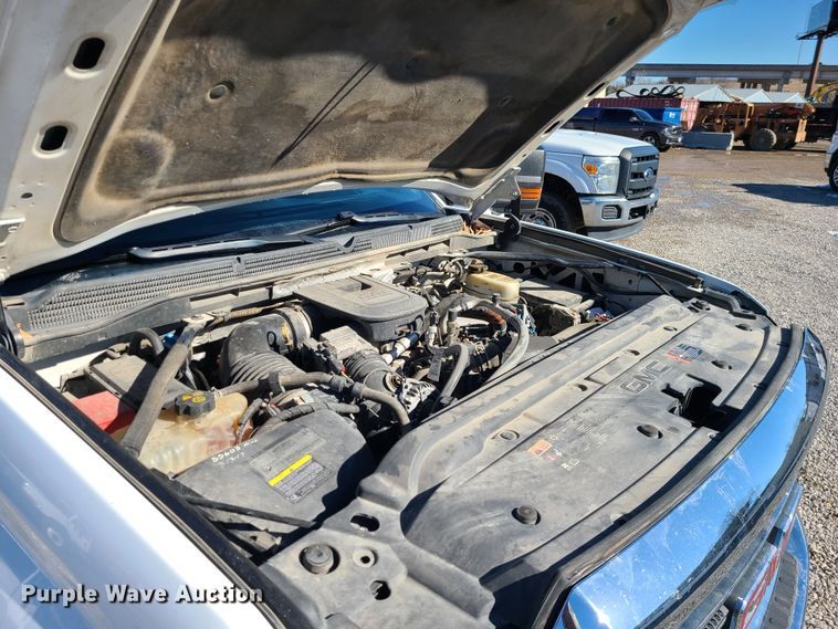 image for item JG9460 2015 GMC Sierra 3500HD  Crew Cab flatbed pickup truck