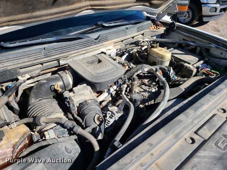 image for item JG9460 2015 GMC Sierra 3500HD  Crew Cab flatbed pickup truck