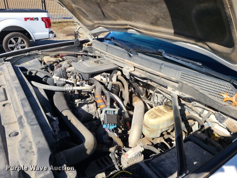 image for item JG9460 2015 GMC Sierra 3500HD  Crew Cab flatbed pickup truck