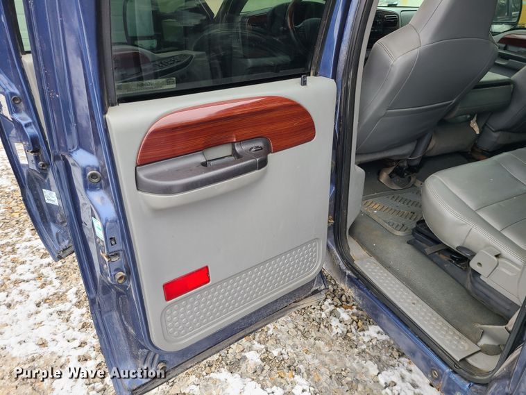 image for item JG9464 2005 Ford F250 Super Duty  Crew Cab pickup truck