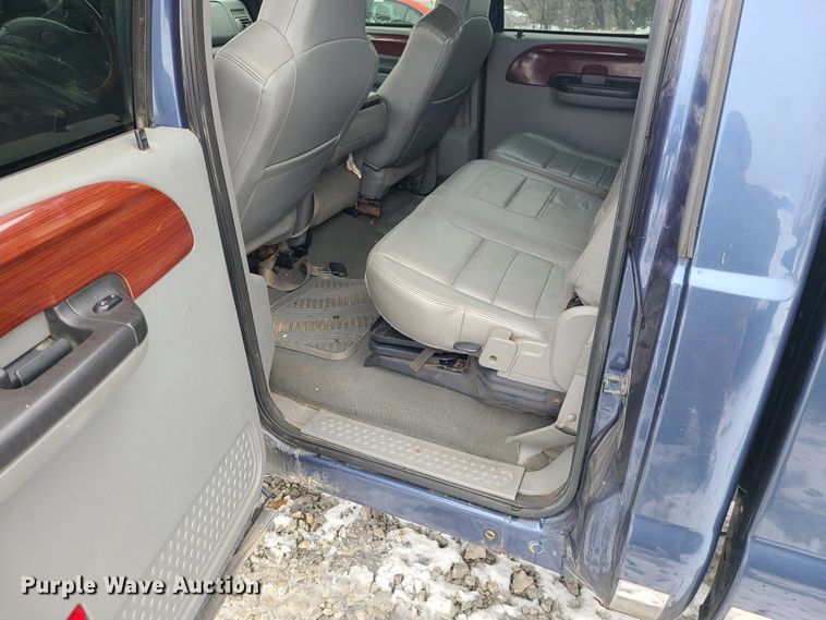 image for item JG9464 2005 Ford F250 Super Duty  Crew Cab pickup truck