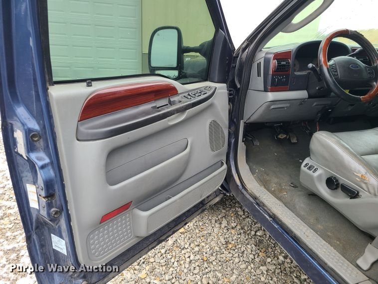 image for item JG9464 2005 Ford F250 Super Duty  Crew Cab pickup truck