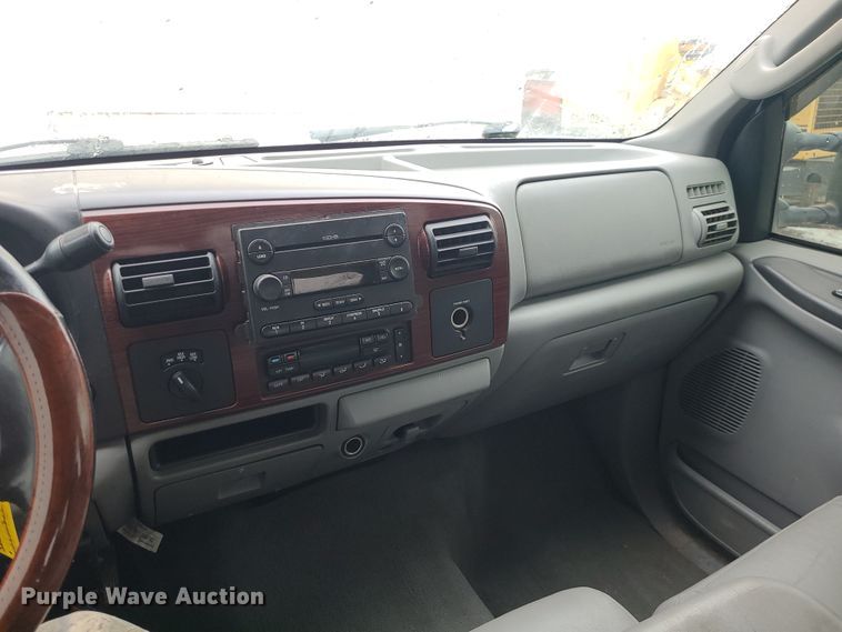 image for item JG9464 2005 Ford F250 Super Duty  Crew Cab pickup truck