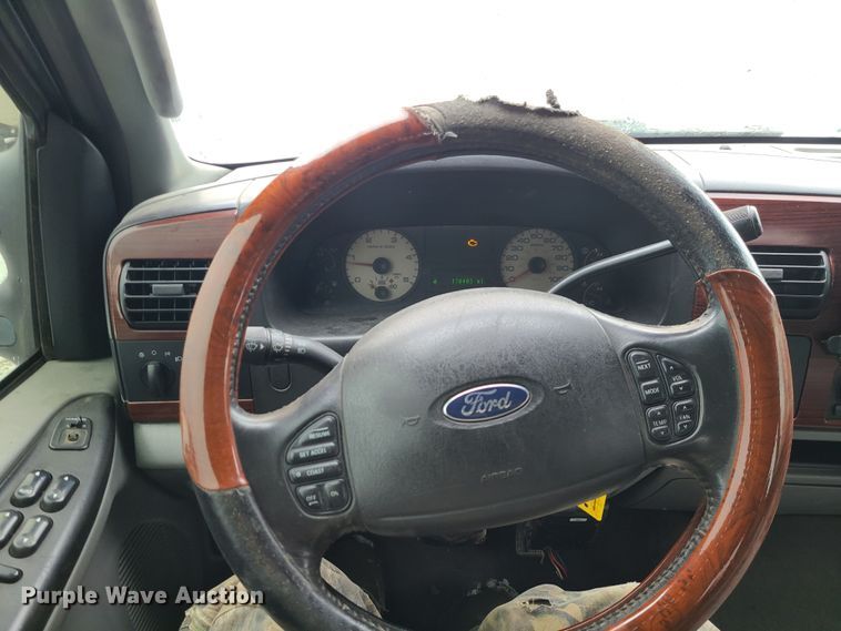 image for item JG9464 2005 Ford F250 Super Duty  Crew Cab pickup truck