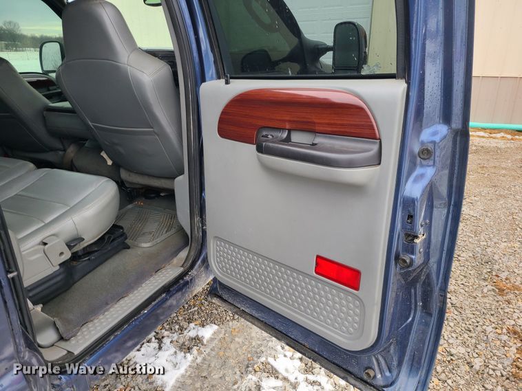 image for item JG9464 2005 Ford F250 Super Duty  Crew Cab pickup truck