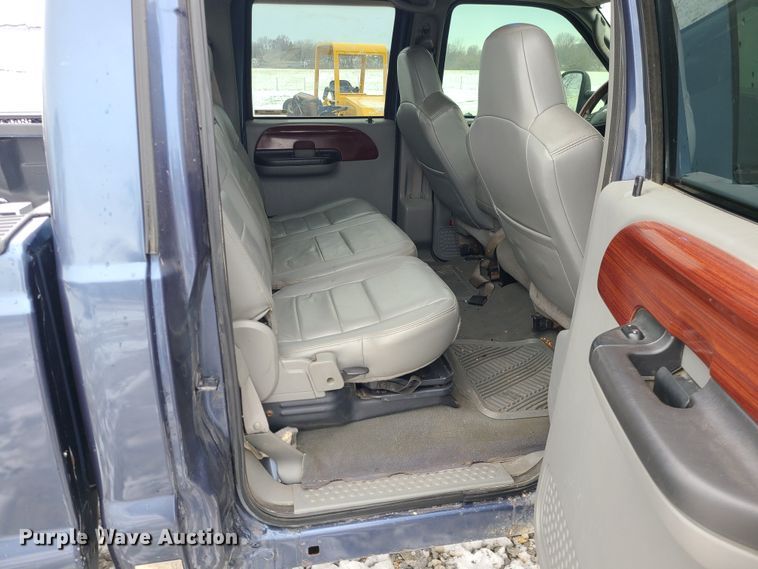 image for item JG9464 2005 Ford F250 Super Duty  Crew Cab pickup truck