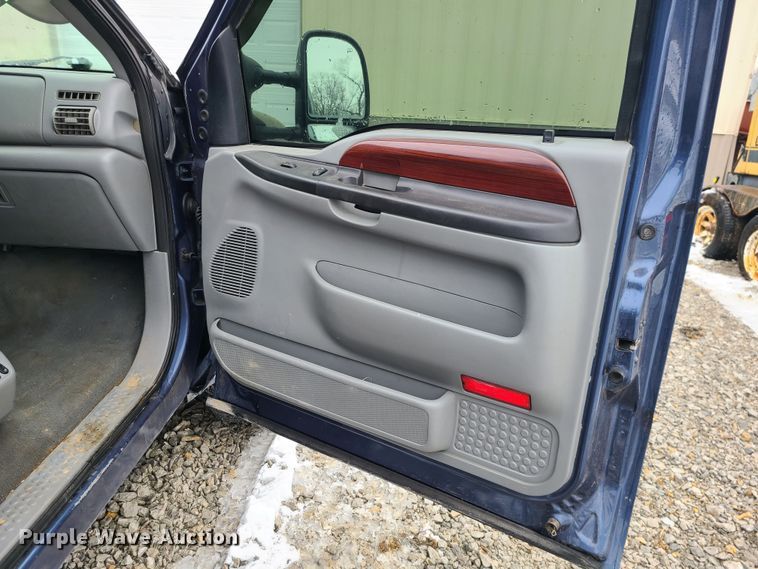 image for item JG9464 2005 Ford F250 Super Duty  Crew Cab pickup truck