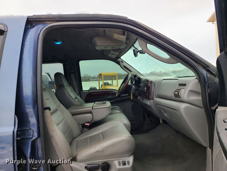 image for item JG9464 2005 Ford F250 Super Duty  Crew Cab pickup truck