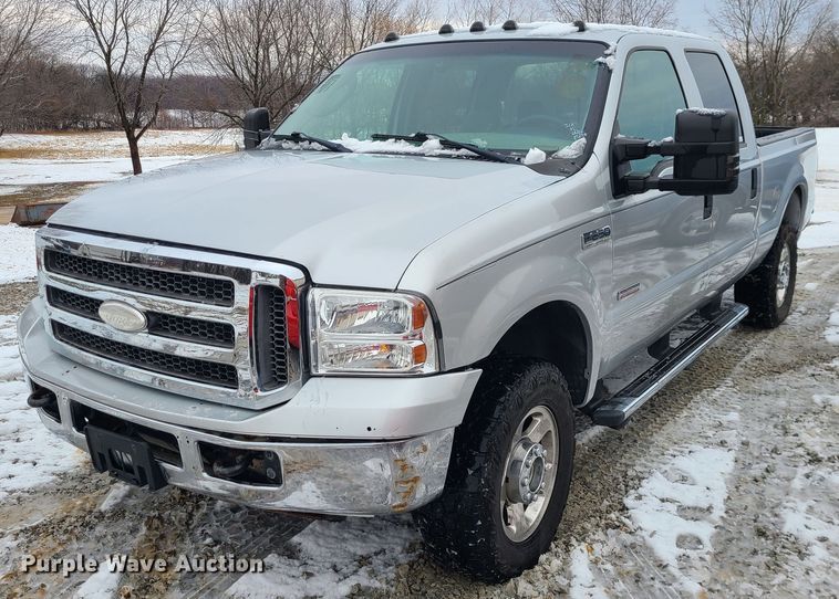 image for item JG9465 2005 Ford F250 Super Duty  Crew Cab pickup truck