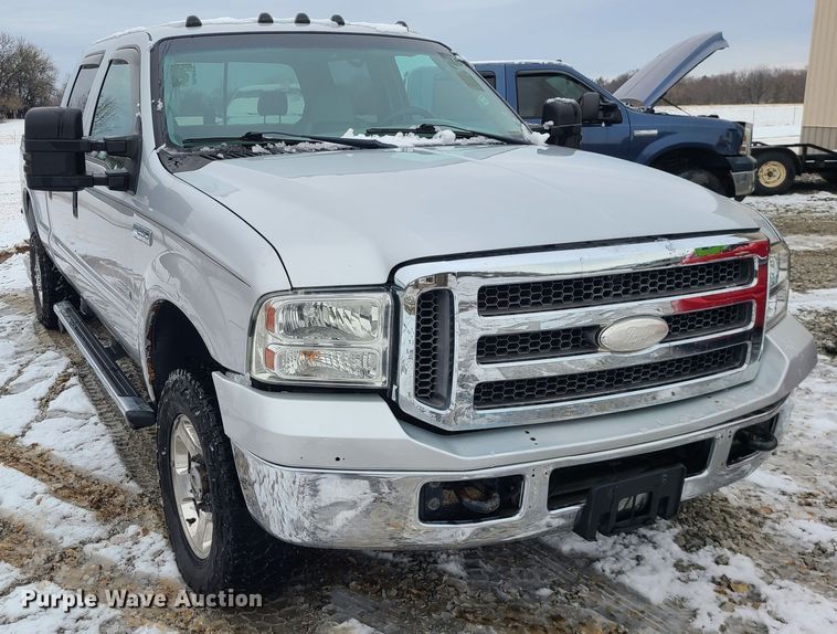 image for item JG9465 2005 Ford F250 Super Duty  Crew Cab pickup truck